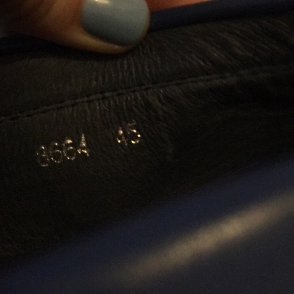 NEW IN BOX Men’s Vreza stylish leather loafers - Picture 6 of 8